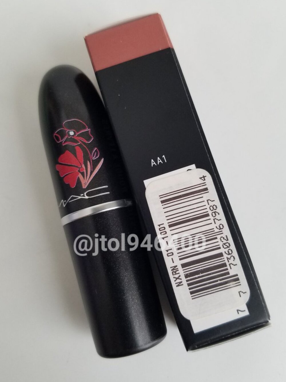 Mac Modesty Lipstick - Picture 7 of 10